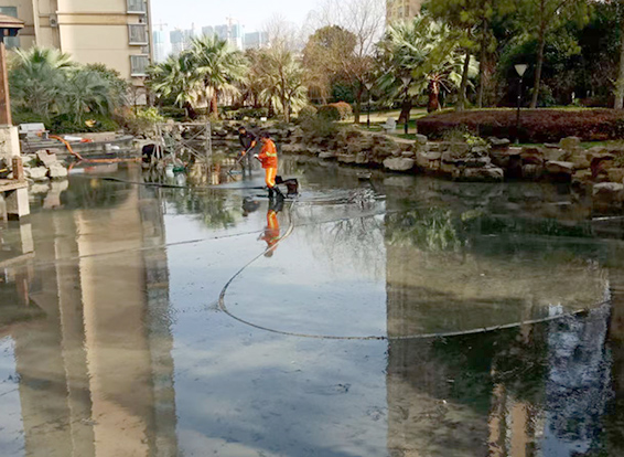 歙县景观池淤泥清理