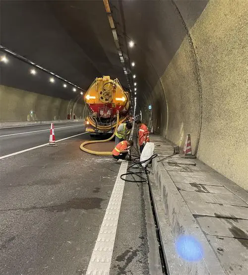 歙县隧道排水渠清淤